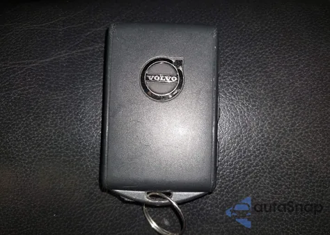 2019 Volvo Xc60 T6 Momentum from USA, damaged, VIN LYVA22RK4KB229432